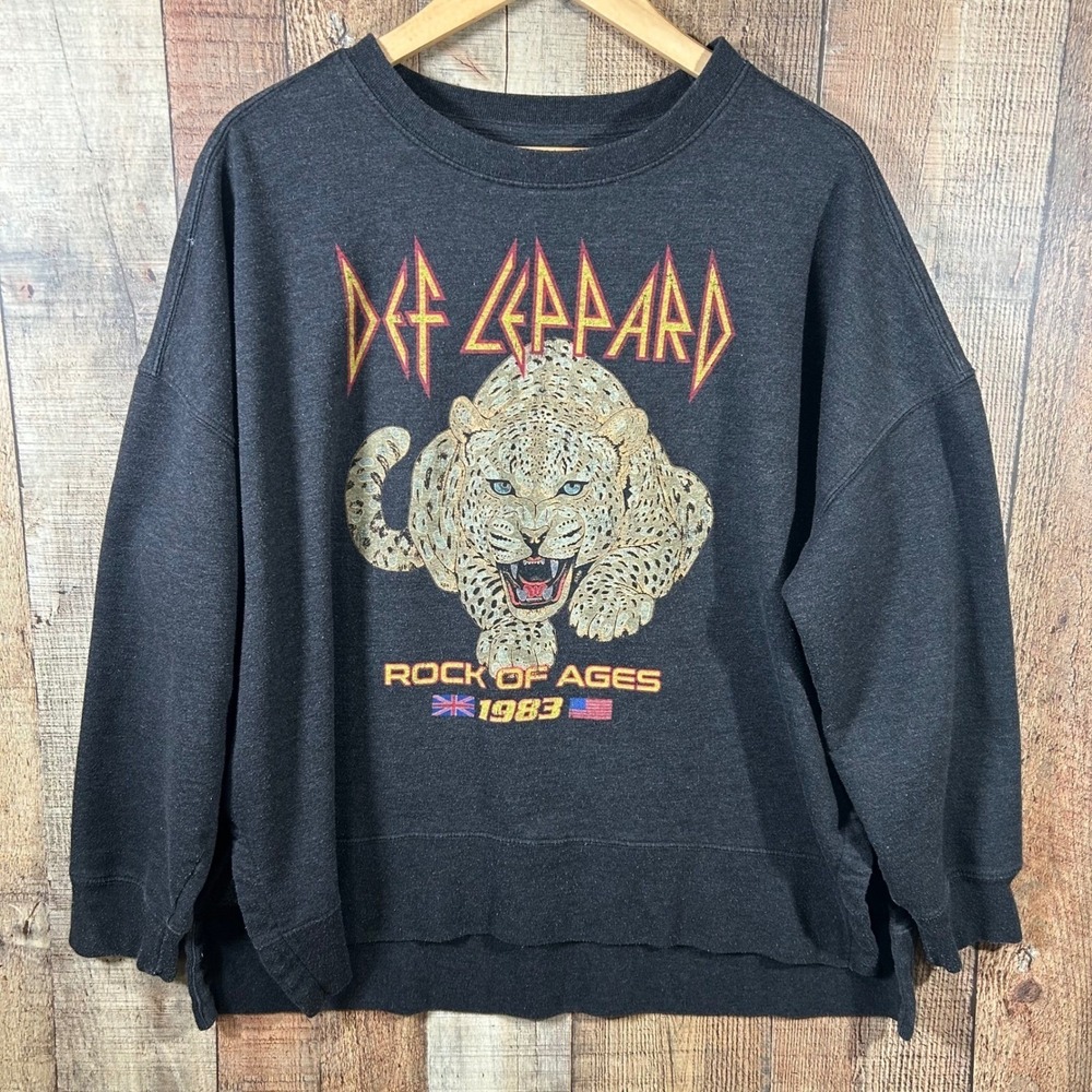 Def Leppard Rock of Ages 1983 Graphic Crewneck Sweatshirt Women's XL Charcoal